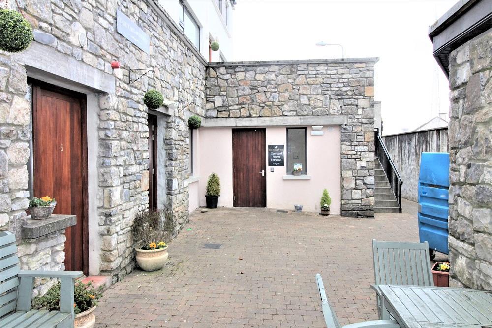 Courtyard Apartments Castlebar Exterior foto